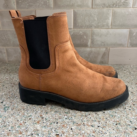 Chelsea - Picture 4 of 6